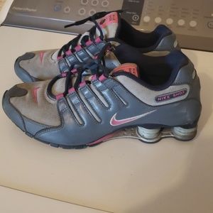 Nike shox size 9.5